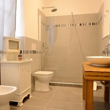 Residenza Degli Artisti - La Maison 4* Trieszt