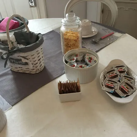 Residenza Degli Artisti - La Maison Vendégház Trieszt